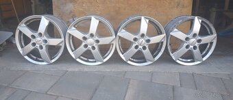 Volkswagen Golf 5  1.9 TREND 77 TDI 5F - 13