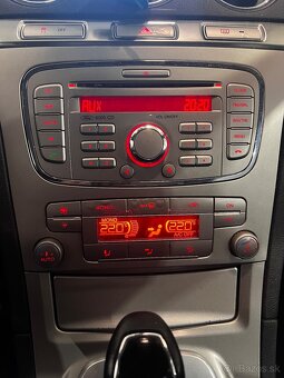 Ford S-MAX 2.0 TDCi (96 kW) – Automat / 7-miestny / Čierna m - 13