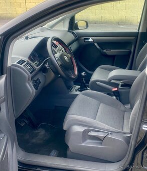 VOLKSWAGEN TOURAN 1.9 TDI 77Kw BEZ DPF 6 RYCHLOSTNÝ - 13