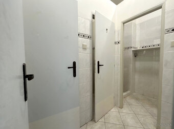 Na prenájom MODERNÁ prevádzková budova 1300m2 15min.od NZ - 13