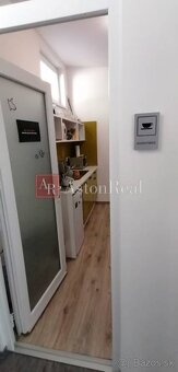 Prenájom: kanceláriu 28 m2, v centre B. Bystrice, Nám. Slobo - 13