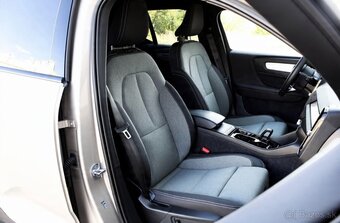 Volvo XC40 2.0 B3 mHEV Plus Dark, FINANCOVANIE - 13