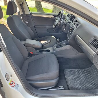 Volkswagen Jetta - 13