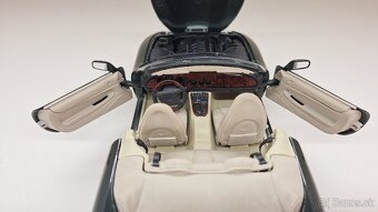 1:18 JAGUAR XK8 - 13