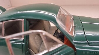 1:18 JAGUAR MARK II - 13