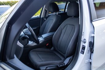 BMW Rad 3 Touring 318d mHEV A/T I AJ NA SPLÁTKY - 13
