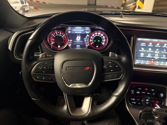 Dodge Challenger SRT 392 6.4l - 13