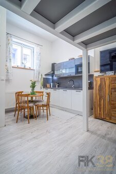 Dva priestranné apartmány v centre Popradu - 13