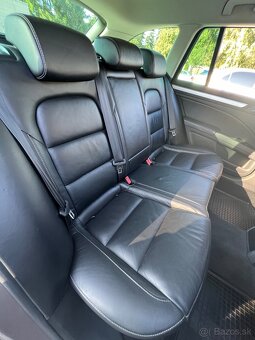 Škoda Superb Combi 1.6 TDI, full výbava, koža, 2 sady kolies - 13