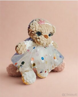 Ručne háčkovaný plyšový medvedík – Princezná (20 cm) - 13