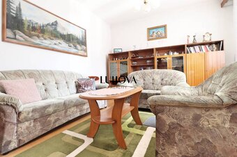 Rodinný dom s krásnou záhradou - 13