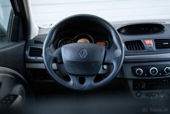 Renault Megane 1.6i M5 - 13