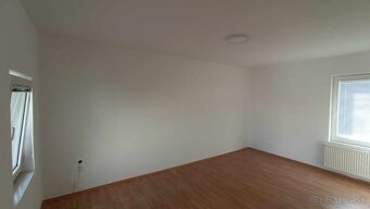 Od júna: 3-izbový nebytový priestor (80m2) na Športovej - 13
