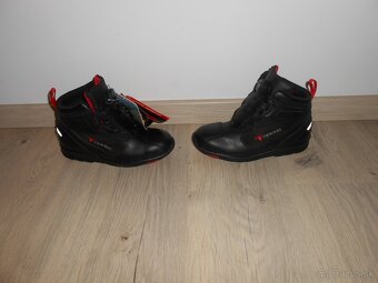 Predam krasny uplne novy damsky moto komplet o velkosti XS - 13