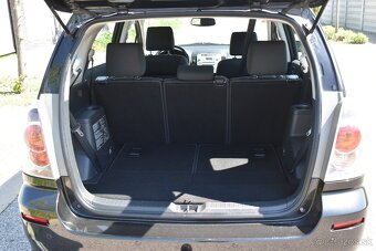 Toyota Corolla Verso 2.2 D-4D 135 Terra 7m - 13