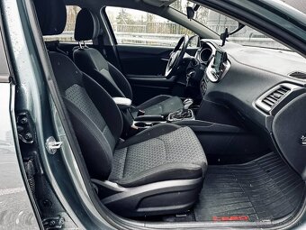 Kia Ceed SW 1.5 T-GDi Silver A/T - 13