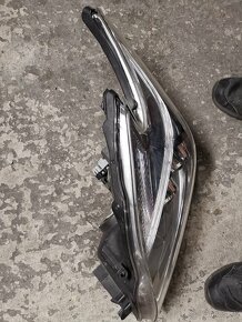 Predám na Toyotu Prius III 2013-2015 Ľavý Predný Bi LED svet - 13