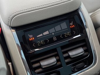 Volvo XC60 B4 mHEV Inscription AWD, Plna vybava - 13