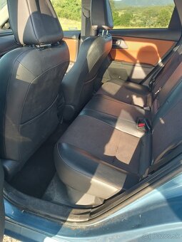Toyota Auris Touring Sports 1.8 I VVT-i HybridSD Executive - 13