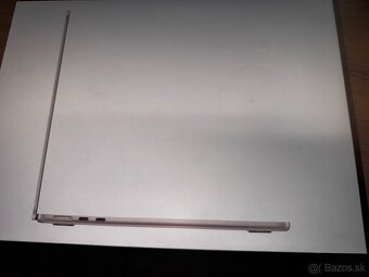 Predám málo používaný MacBook 13” 2024 M3, 256 GB. - 13