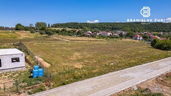 Nová cena. Predaj, stavebný pozemok, rozloha 1032 m2, obec P - 13