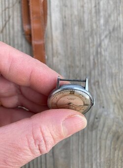starožitné náramkové hodinky - 13