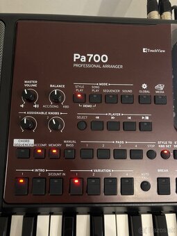 Predám KORG Pa700 - 13