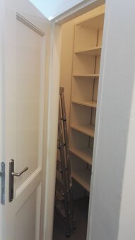 Krásna izba pre dve ženy(do 35r.) s balkónom - 13