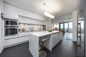 Exkluzívna VILA s panoramatickým výhľadom v Svätom Jure- 5 - 13