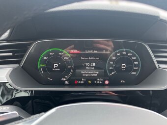 Audi Q8 eTron Sportback Quattro 250KW S-Line - 13