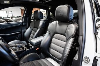 Porsche Macan - 13