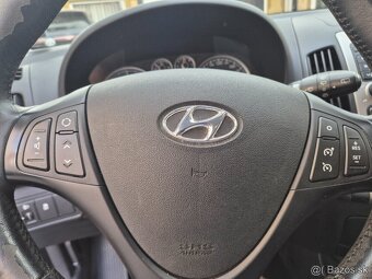 Hyundai i30 1.6 CRDi - 13