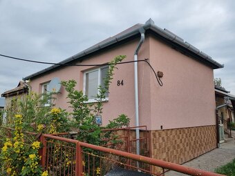 Prízemný rodinný dom v obci Trenč - 13