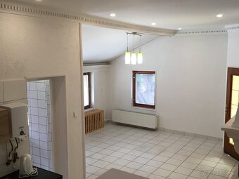 Predaj priestorov - budovy, byt, sklad, prístrešok, pozemok - 13