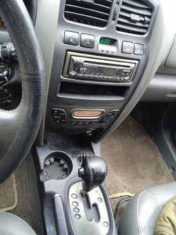 PREDÁM HYUNDAI SANTA FE 4X4 - 13