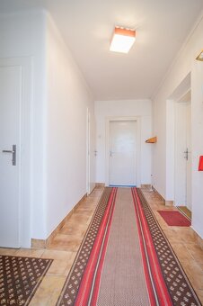 Rezervované:Príjemný rodinný dom a pozemok vo Veľkej Lomnici - 13