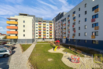 Dizajnový plne zariadený 1izb. byt s parkovaním Mikovíniho,  - 13