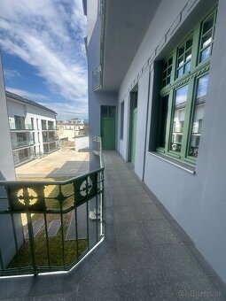 Na prenájom3 izbový tehlový byt v centre - Voľný ihned - 13