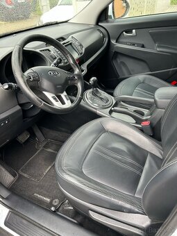 Automobil KIA Sportage 2.0 CRDi VGT 4WD EX A/T - 13