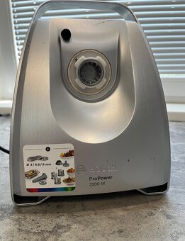 Mlynček na mäso Bosch MFW68660 2200W - 13