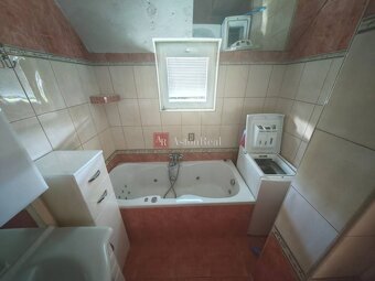 PREDAJ: DOM (CHALUPA) Sielnica, zastavaná plocha 400m2 vráta - 13