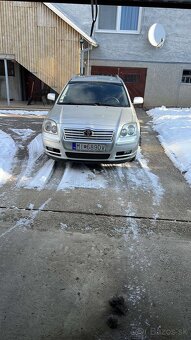 Toyota Avensis Combi - 13