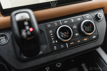 Land Rover Defender 110 3.0D D300 X-Dynamic HSE A/T DPH - 13