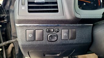 Toyota Avensis Combi 2.0 D-4D Exclusive - 13