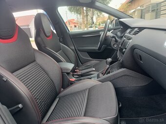 Škoda Octavia Combi 2.0TSI RS 220PS Manuál - 13