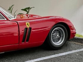 1:18 Ferrari 250 GTO - Red - Kyosho - 13