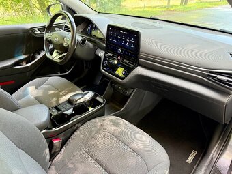 Hyundai IONIQ,38,3 kWh,SoH 100%,TČ,BlueLink, sDPH 17 960,- - 13