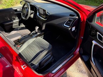 Kia Ceed SW 1.6 CRDi MHEV GT-Line A/T - 13