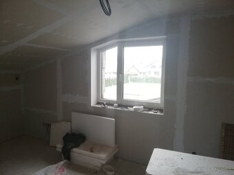 Rodinný dom - novostavba s okamžite obývateľnou časťou - 13