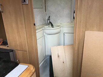 Obytny prives vhodny do záhrady Karavan - 13